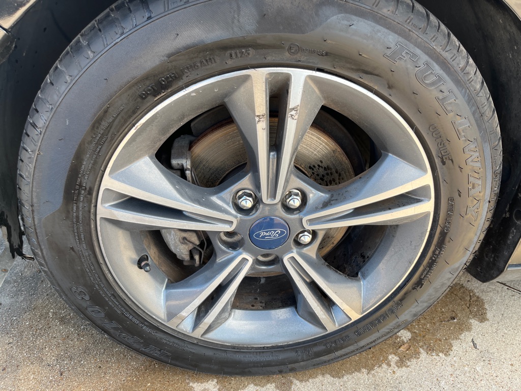 Photo 40 of this FORD FOCUS