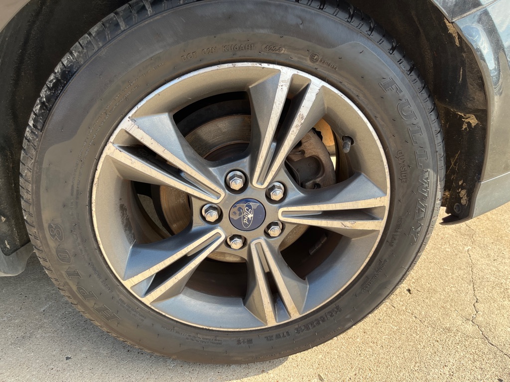 Photo 39 of this FORD FOCUS