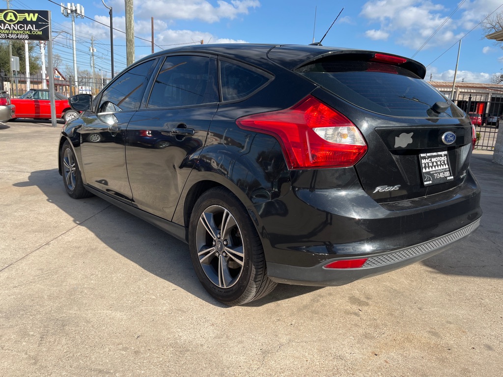 Photo 24 of this FORD FOCUS