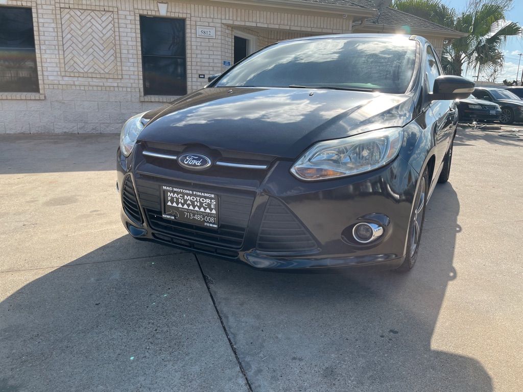 Photo 22 of this FORD FOCUS