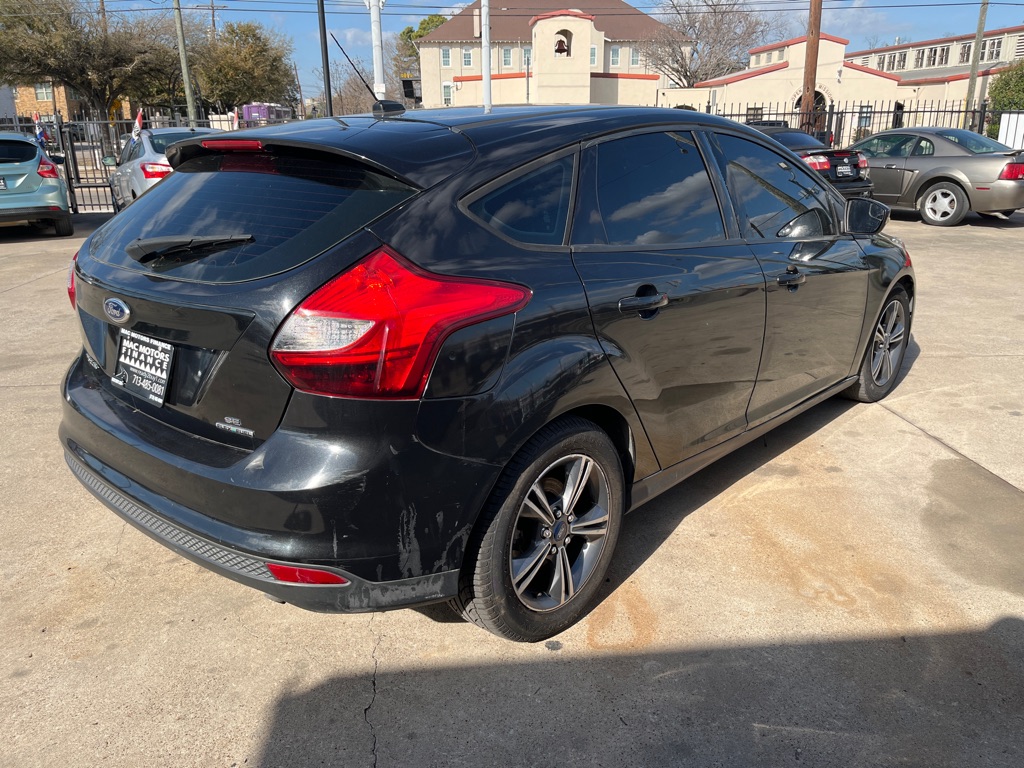 Photo 4 of this FORD FOCUS
