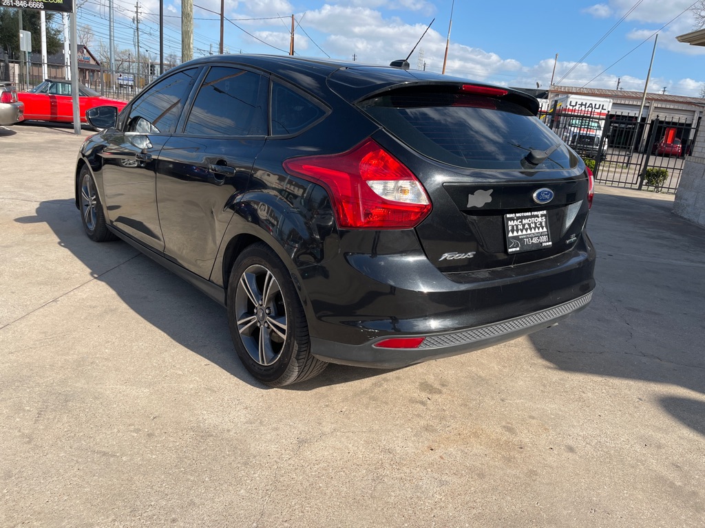Photo 2 of this FORD FOCUS