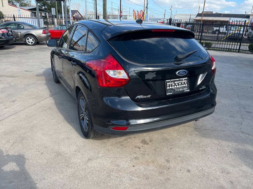 Photo 7 of this FORD FOCUS
