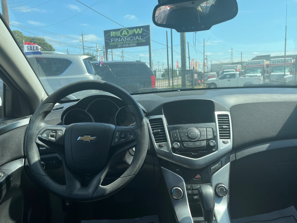 Photo 11 of this CHEVROLET CRUZE LIMITED