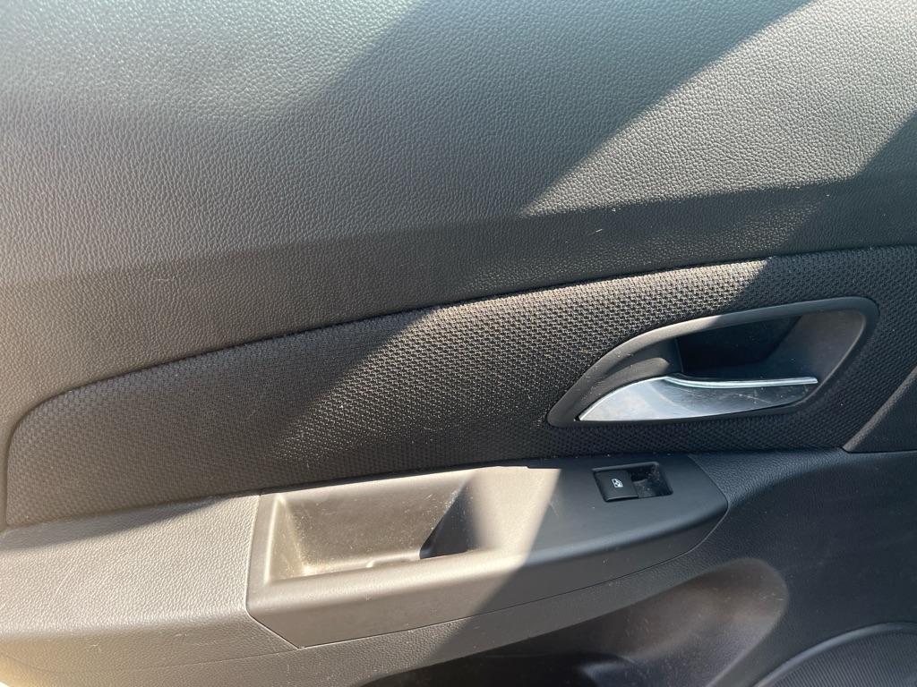 Photo 9 of this CHEVROLET CRUZE LIMITED