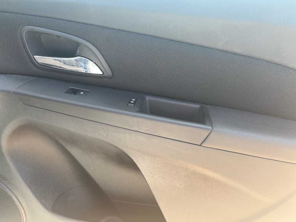 Photo 14 of this CHEVROLET CRUZE LIMITED