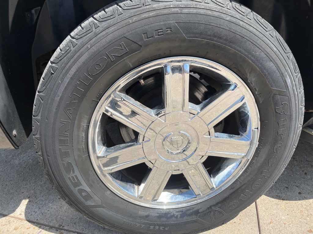 Photo 30 of this CADILLAC ESCALADE