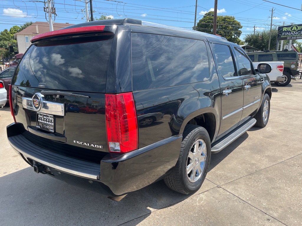 Photo 33 of this CADILLAC ESCALADE