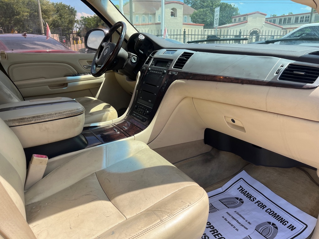 Photo 14 of this CADILLAC ESCALADE