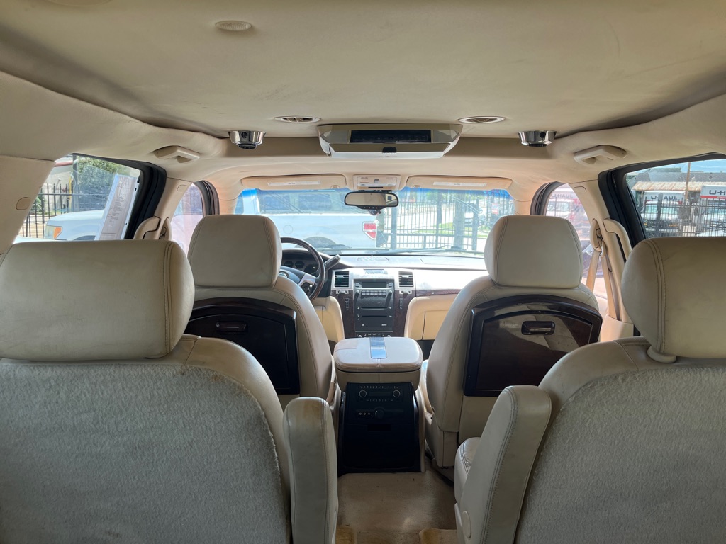 Photo 19 of this CADILLAC ESCALADE