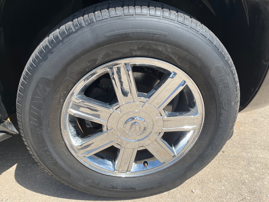 Photo 31 of this CADILLAC ESCALADE