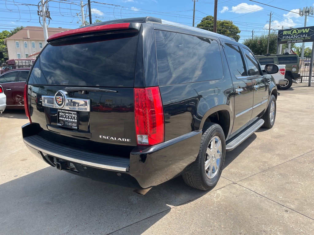 Photo 4 of this CADILLAC ESCALADE