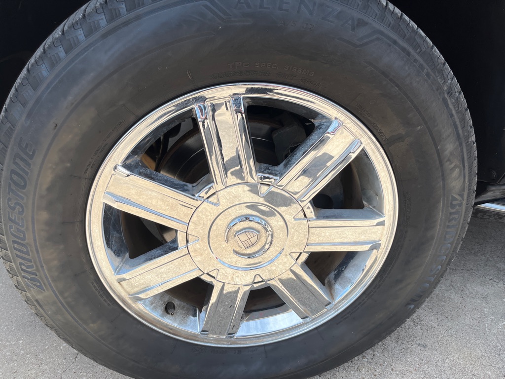 Photo 28 of this CADILLAC ESCALADE