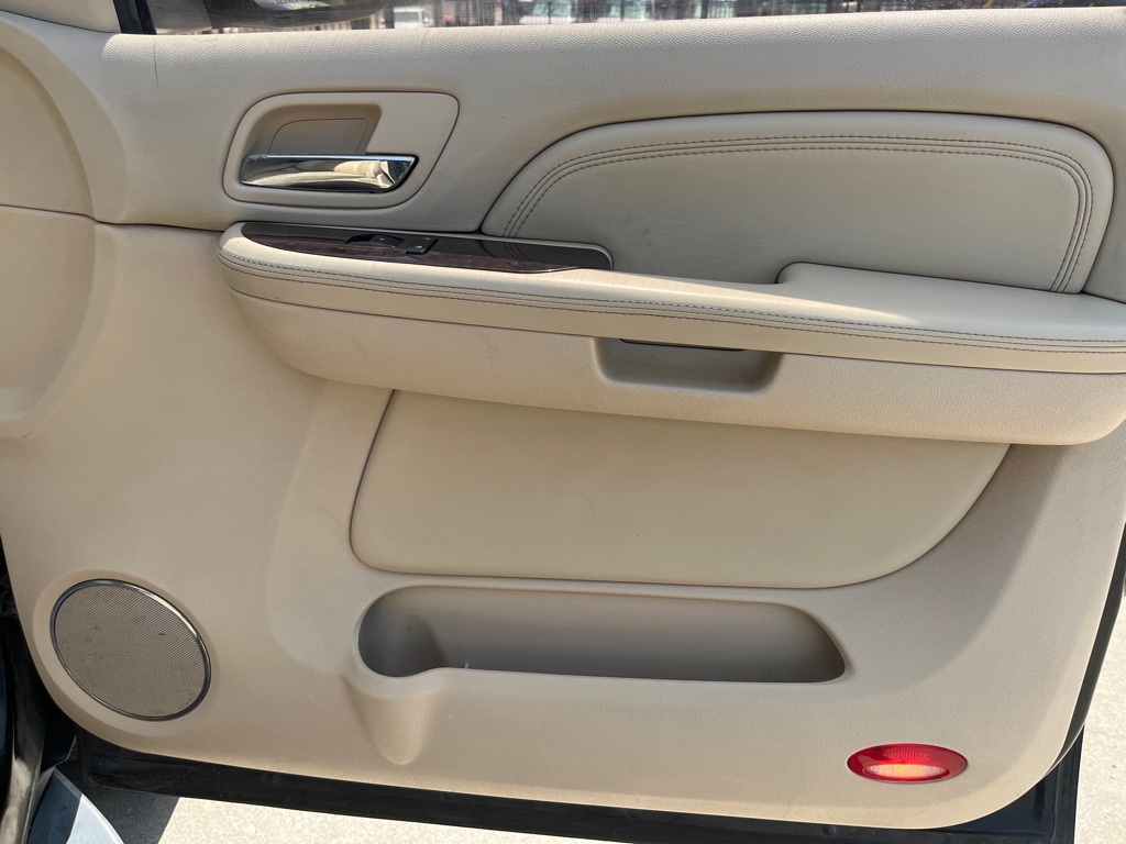 Photo 15 of this CADILLAC ESCALADE