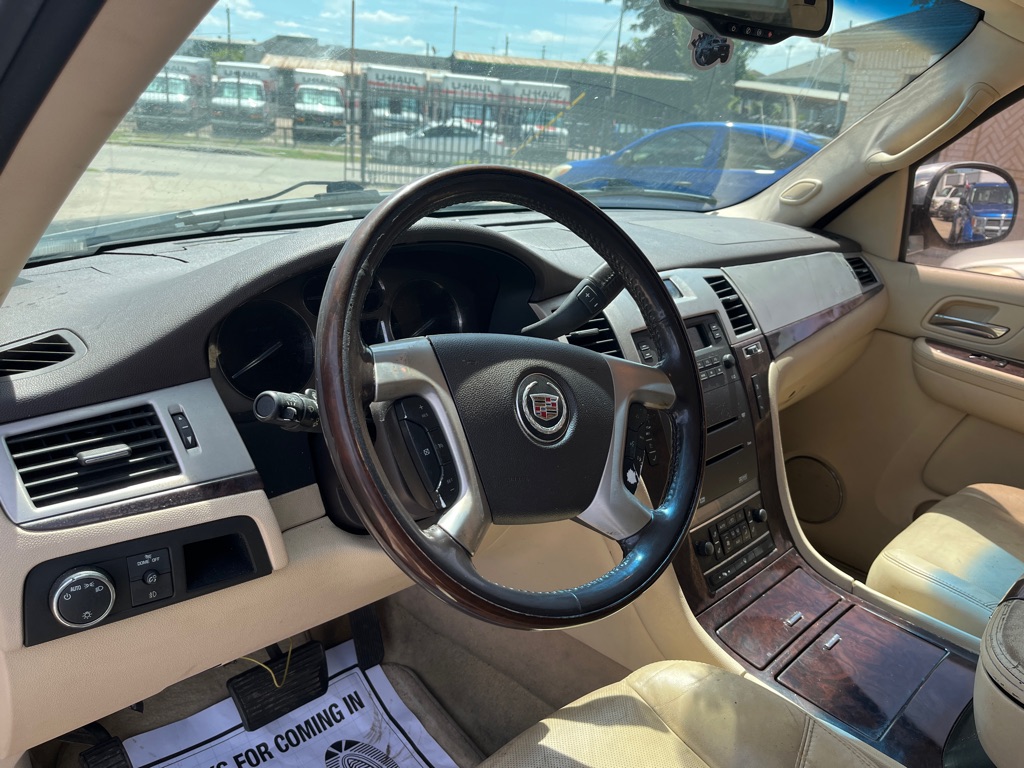 Photo 12 of this CADILLAC ESCALADE