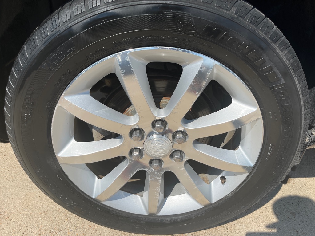 Photo 25 of this BUICK ENCLAVE