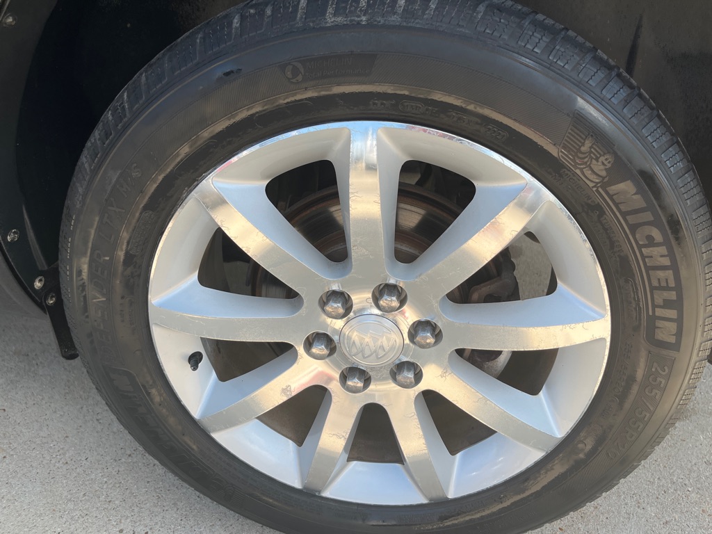 Photo 29 of this BUICK ENCLAVE