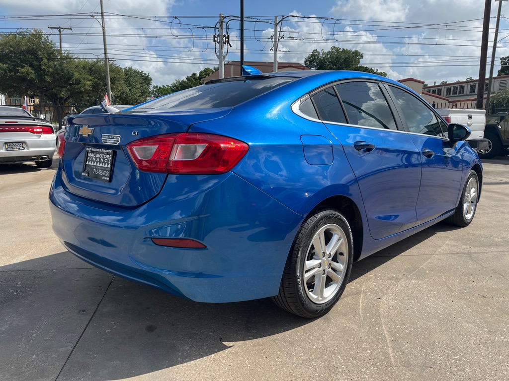 Photo 4 of this CHEVROLET CRUZE
