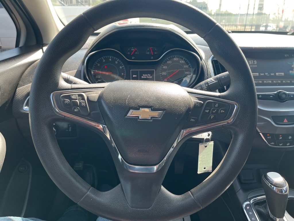 Photo 16 of this CHEVROLET CRUZE