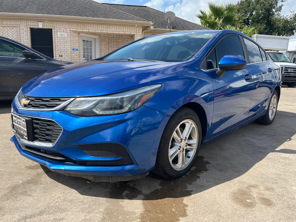 Photo 3 of this CHEVROLET CRUZE