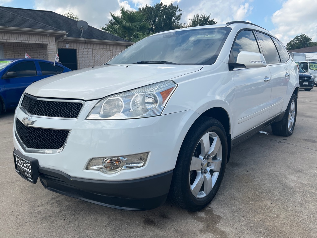 Photo 3 of this CHEVROLET TRAVERSE
