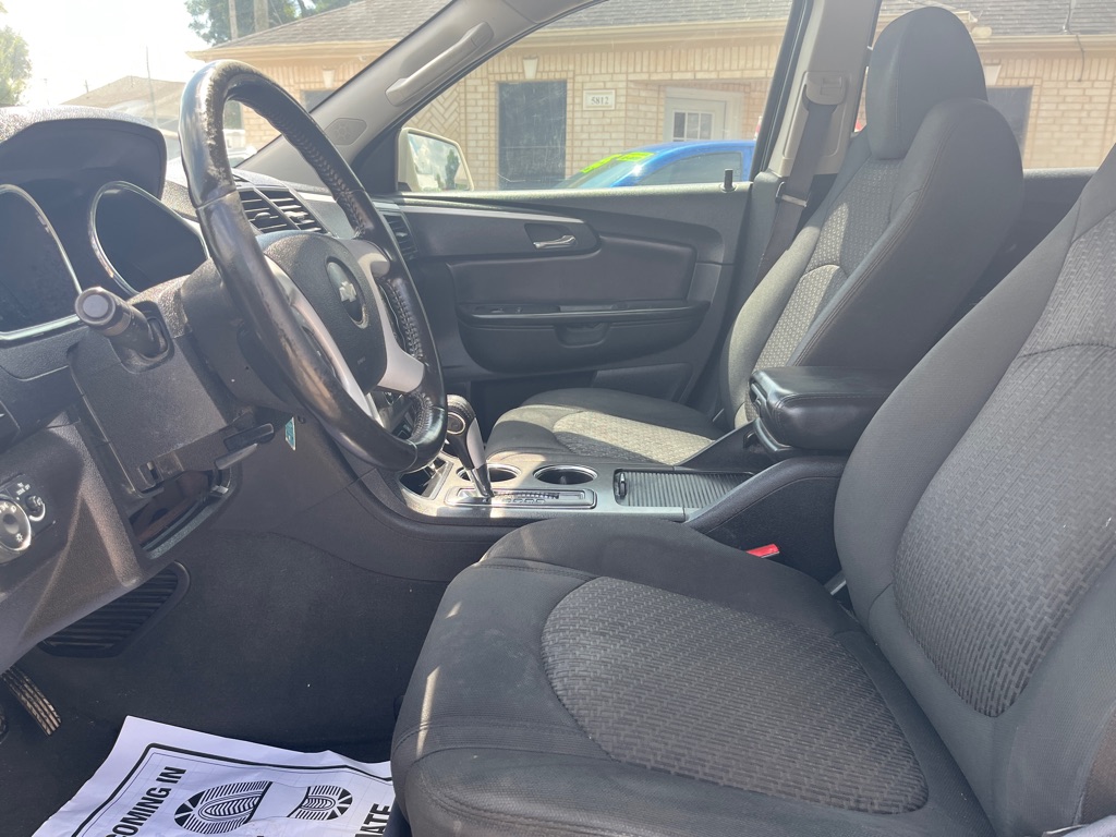 Photo 8 of this CHEVROLET TRAVERSE
