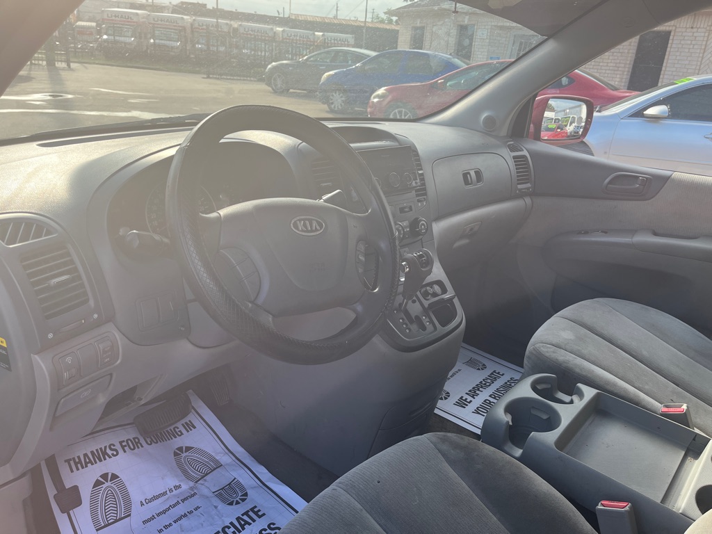 Photo 17 of this KIA SEDONA