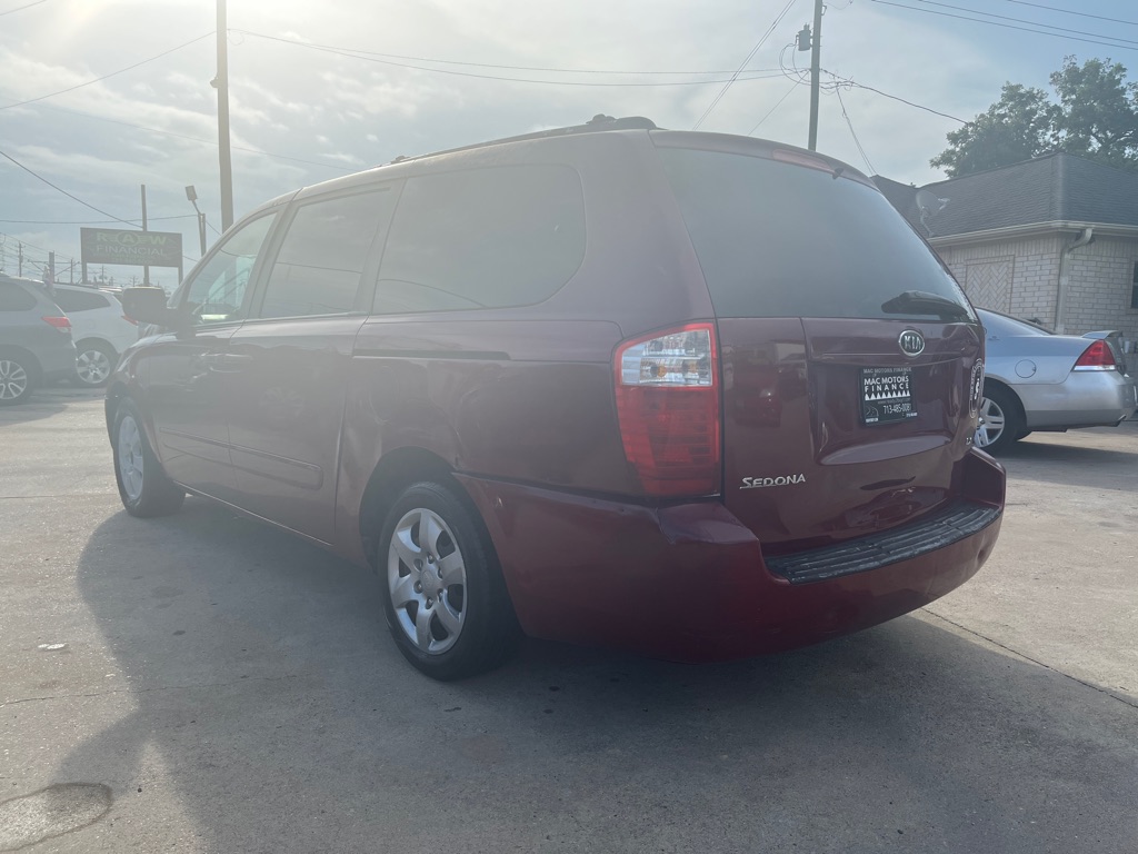 Photo 2 of this KIA SEDONA