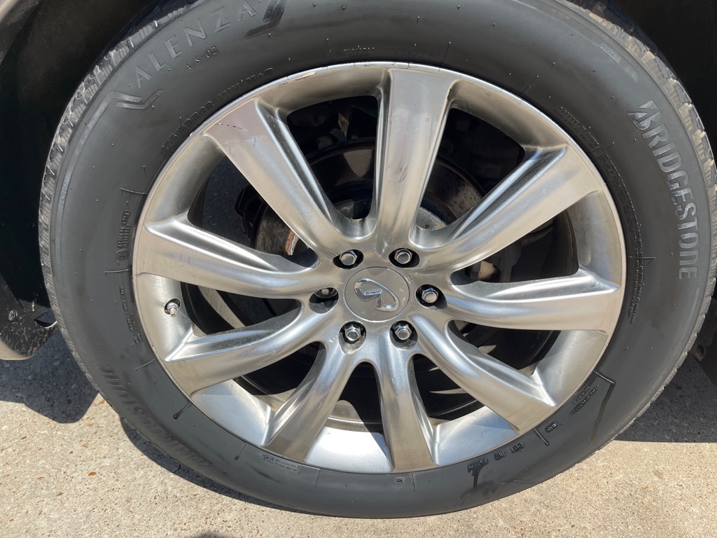 Photo 18 of this INFINITI QX56