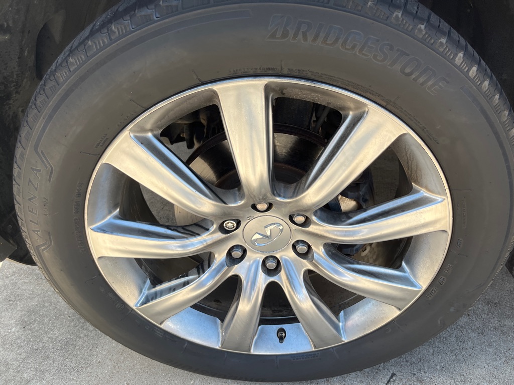 Photo 23 of this INFINITI QX56