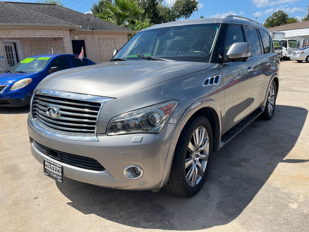 Photo 3 of this INFINITI QX56