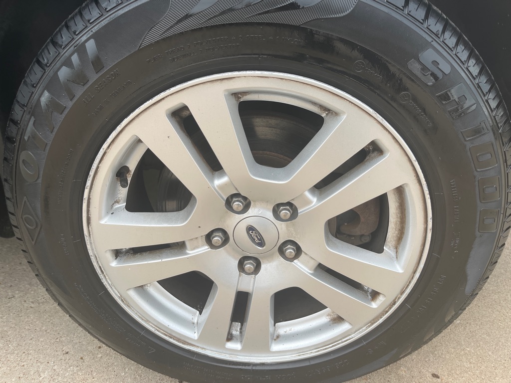 Photo 24 of this FORD EDGE