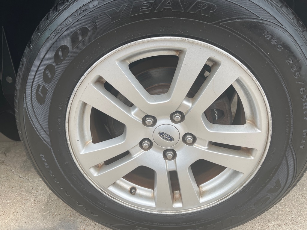 Photo 22 of this FORD EDGE