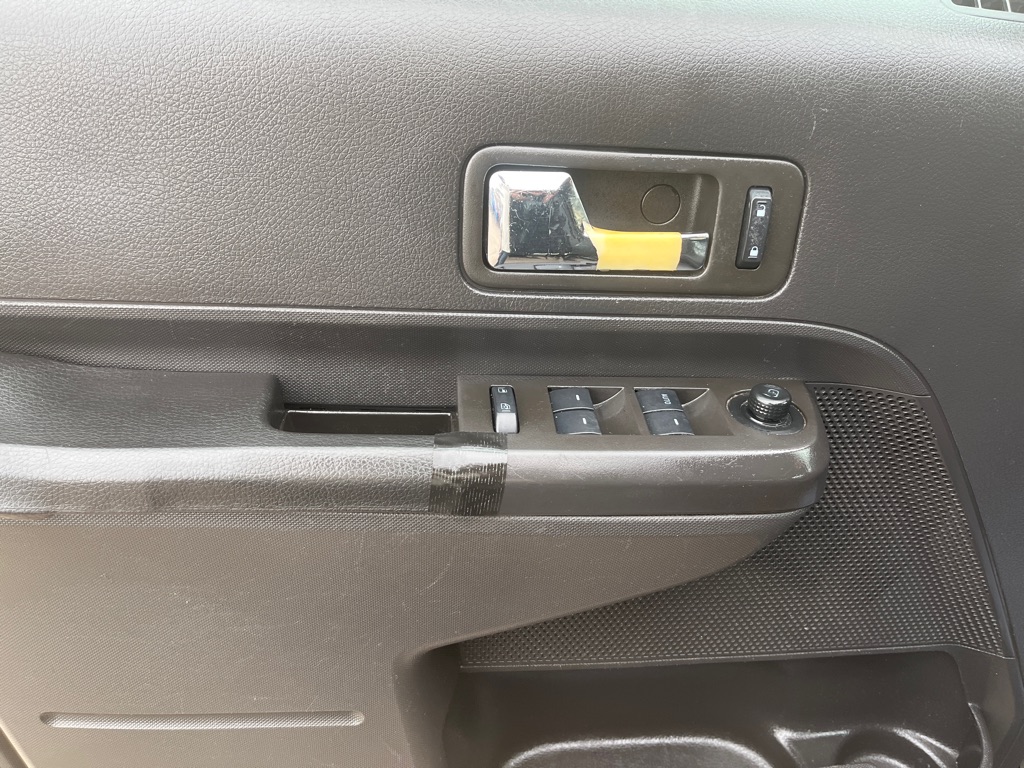 Photo 7 of this FORD EDGE