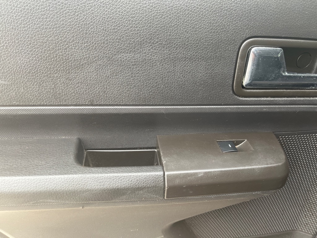 Photo 9 of this FORD EDGE