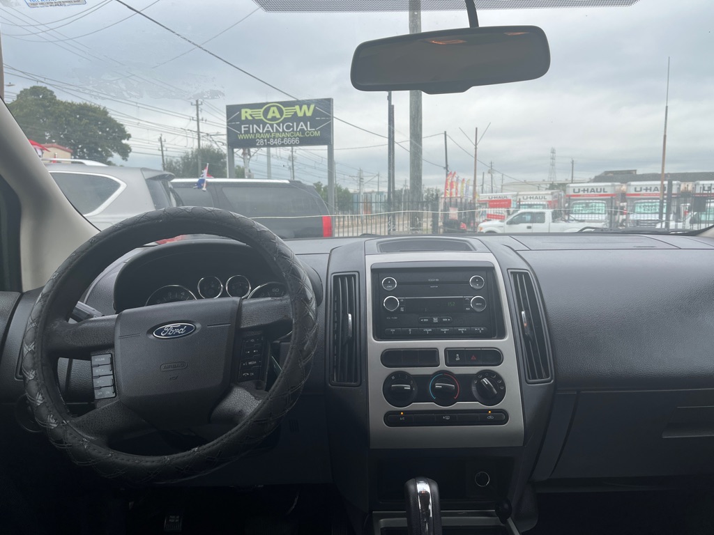 Photo 10 of this FORD EDGE