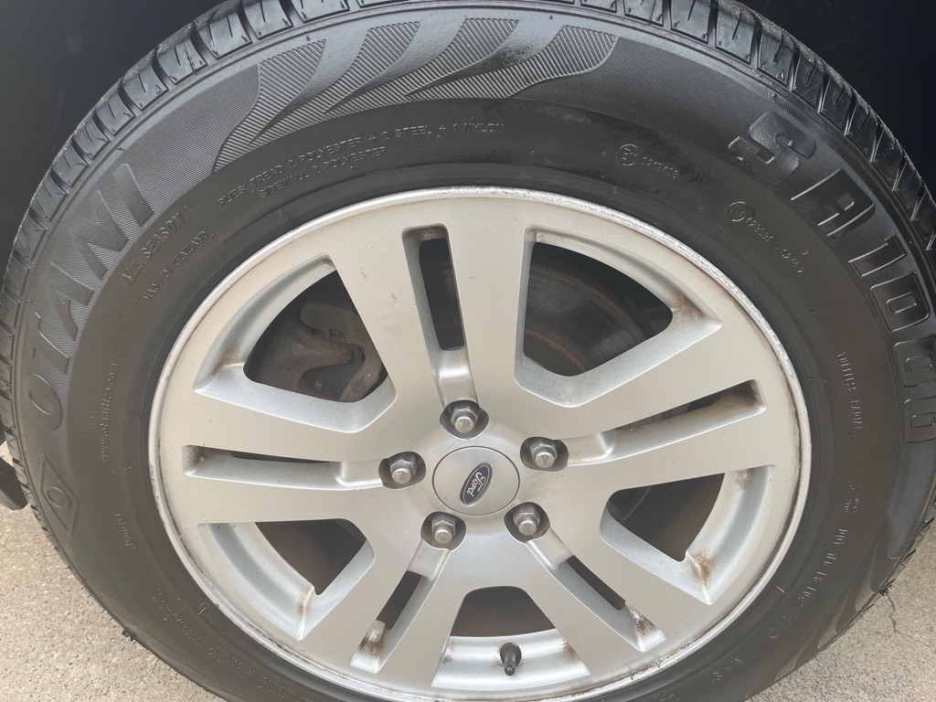 Photo 21 of this FORD EDGE
