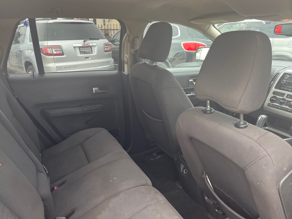 Photo 14 of this FORD EDGE