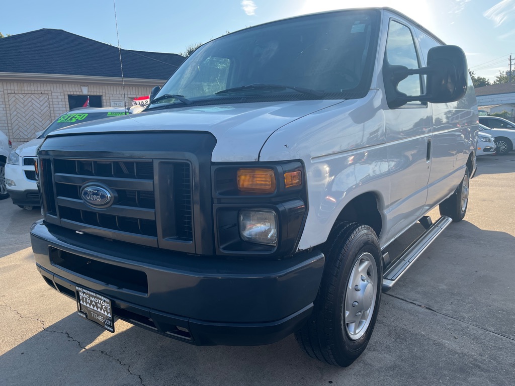 Photo 3 of this FORD ECONOLINE