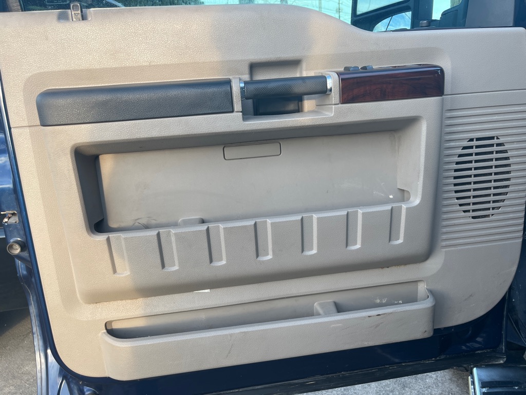 Photo 14 of this FORD F250