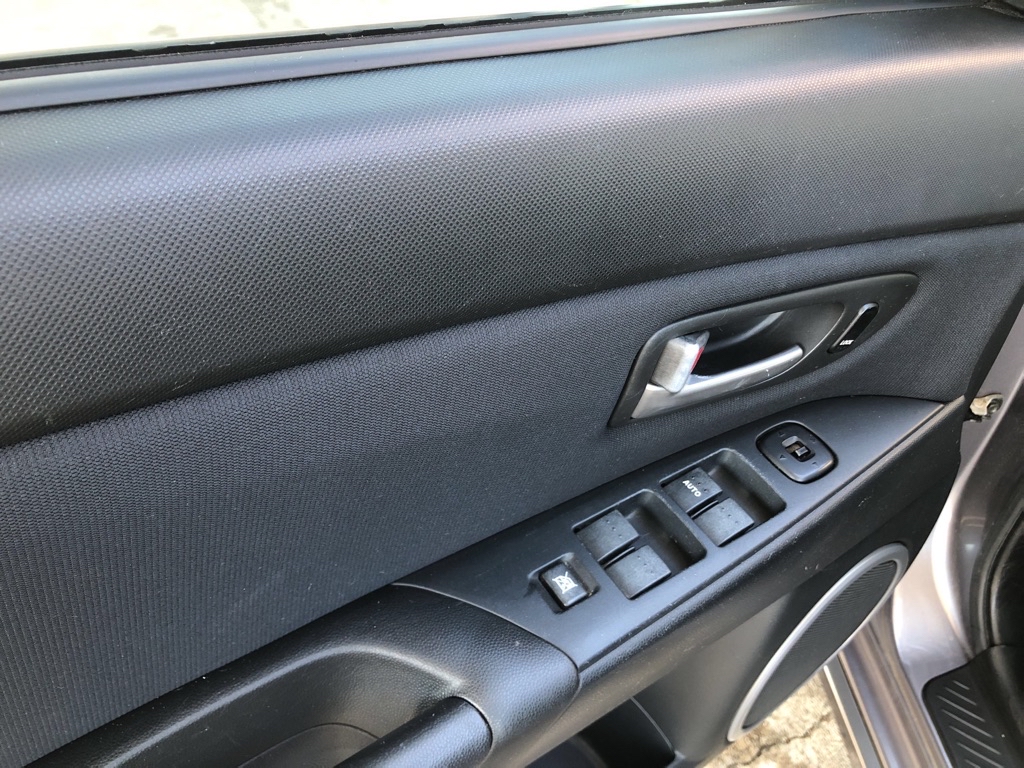 Photo 11 of this MAZDA 3