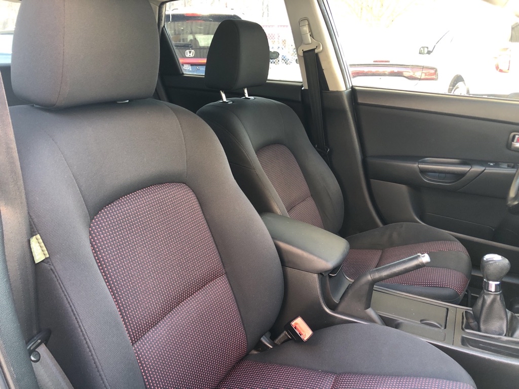 Photo 18 of this MAZDA 3