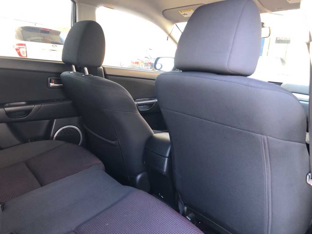 Photo 19 of this MAZDA 3