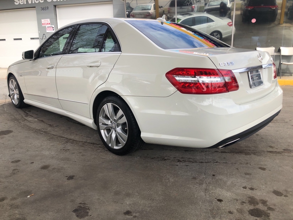 Photo 9 of this MERCEDES-BENZ E-CLASS