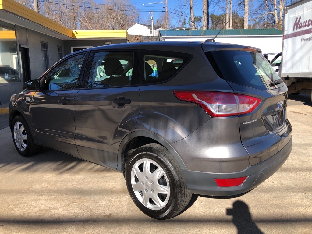 Photo 9 of this FORD ESCAPE
