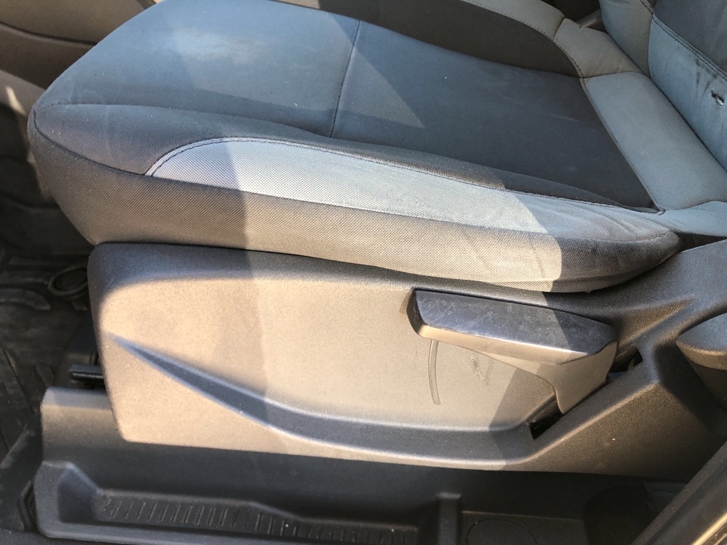 Photo 13 of this FORD ESCAPE