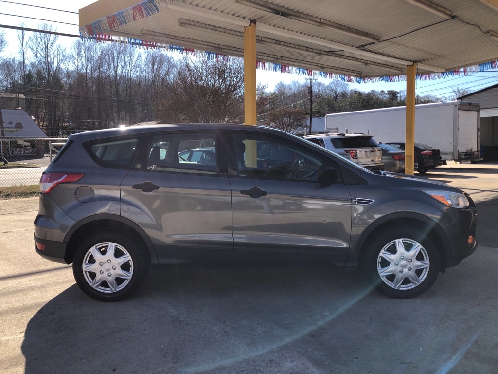 Photo 5 of this FORD ESCAPE