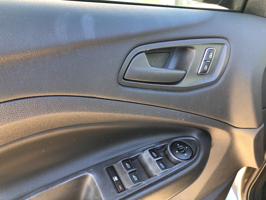 Photo 12 of this FORD ESCAPE