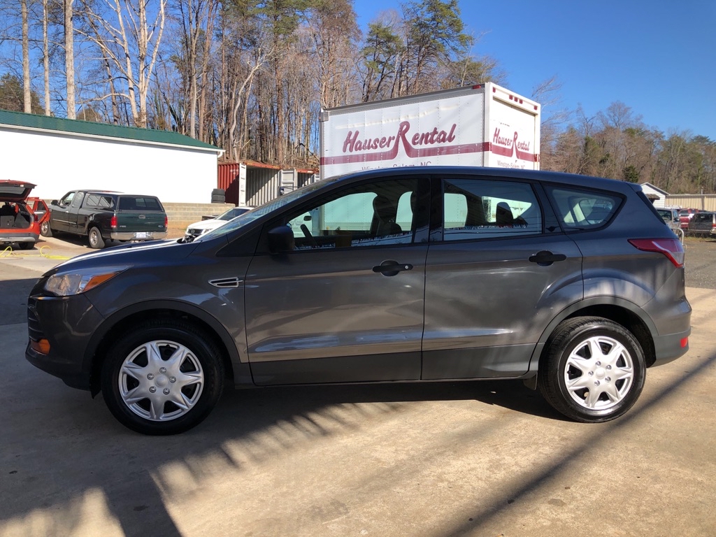 Photo 2 of this FORD ESCAPE