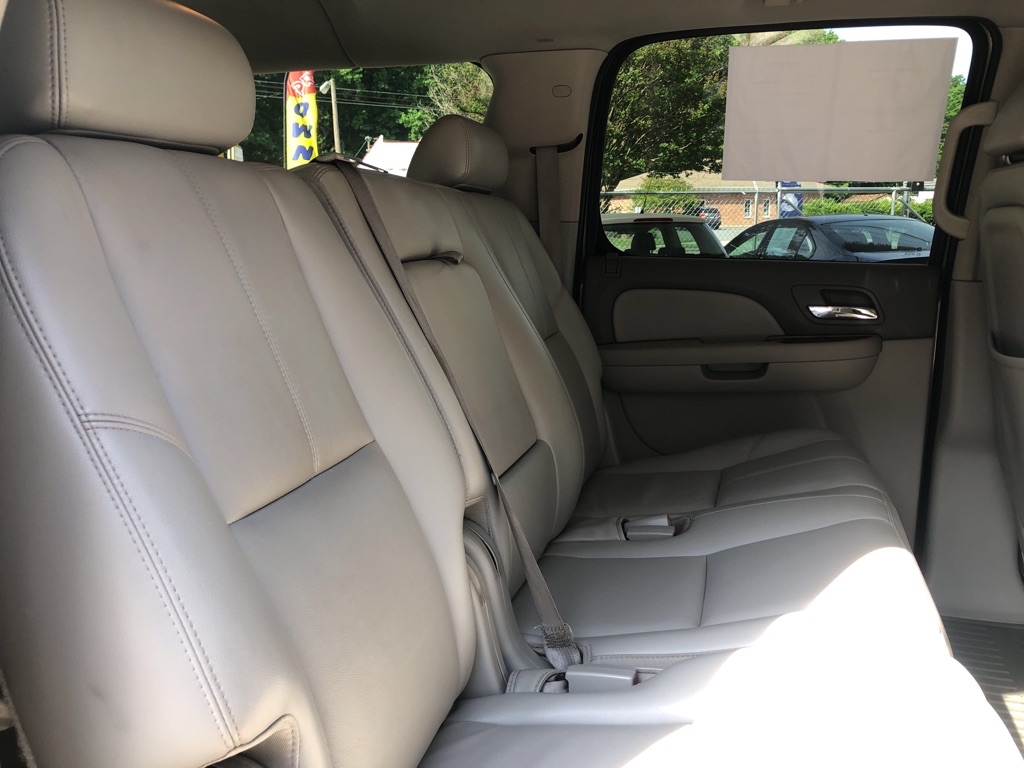 Photo 28 of this GMC YUKON XL